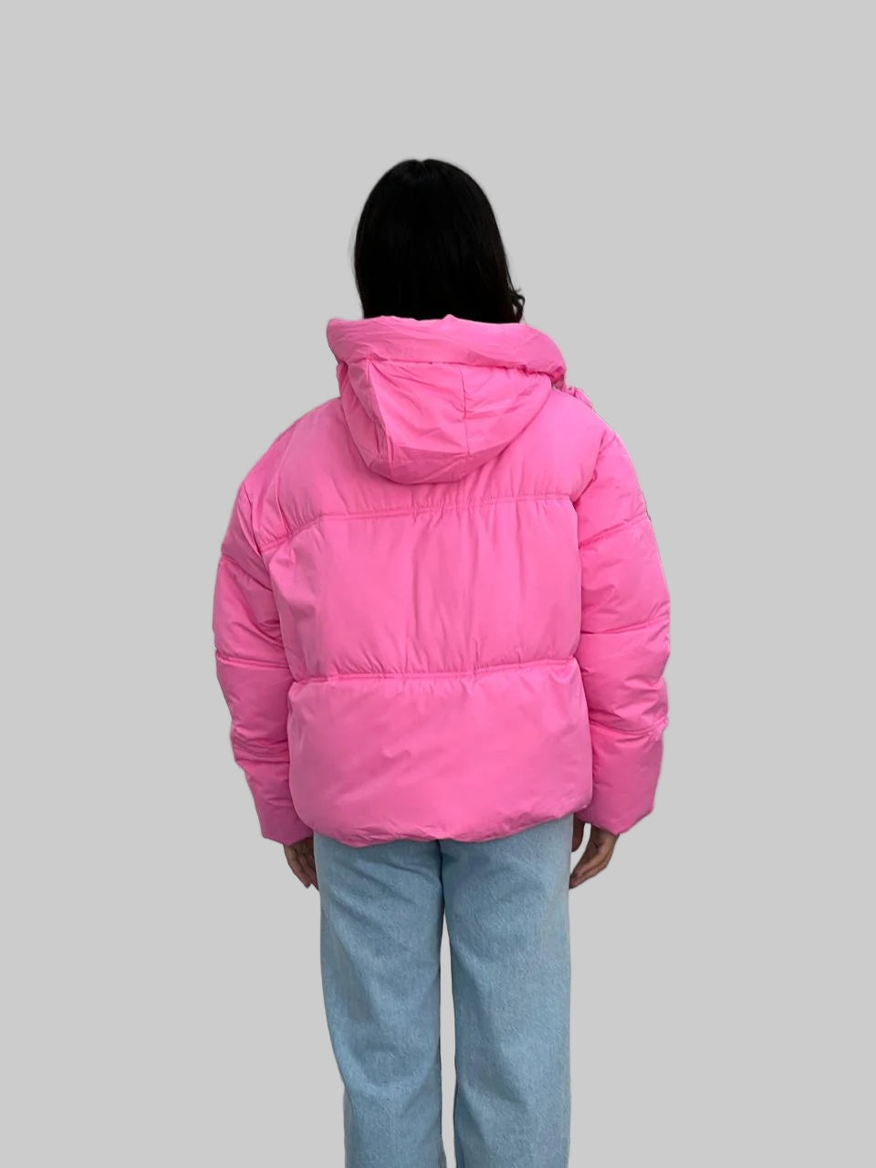 Kort pufferjacka för kvinnor