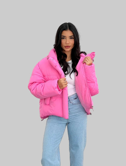 Kort pufferjacka för kvinnor